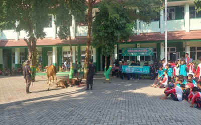 Penyembelehan Hewan Kurban di MTsN 8 Kediri