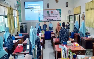 Rapat Kerja Tahunan MTsN 8 Kediri Tahun Pelajaran 2023-2024