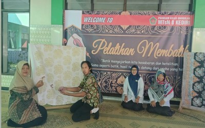 MTsN 8 Kediri Membatik