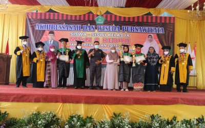 Akhirussanah dan Wisuda Purnawiyata MTsN 8 Kediri