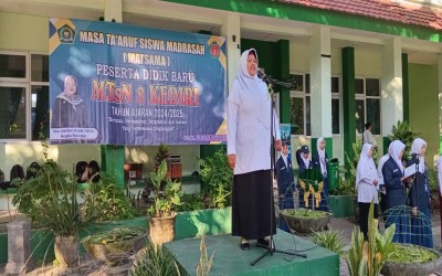 Pembukaan MATSAMA di MTsN 8 Kediri