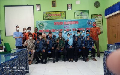 Study Banding dan MOU MTsN 8 Kediri dengan SMKN 1 Ngasem Kediri