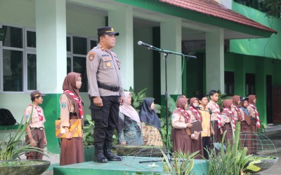 Bersama Kapolsek Pagu MTsN 8 Kediri Berikrar Anti Petasan